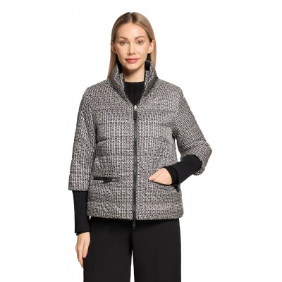 Betty Barclay - 7306 1040 Gewatteerde jas reversible zwart-print.